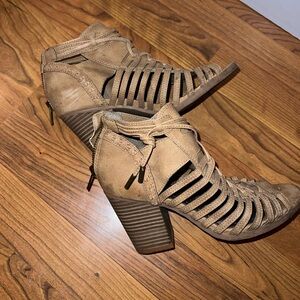 Tan heeled shoes